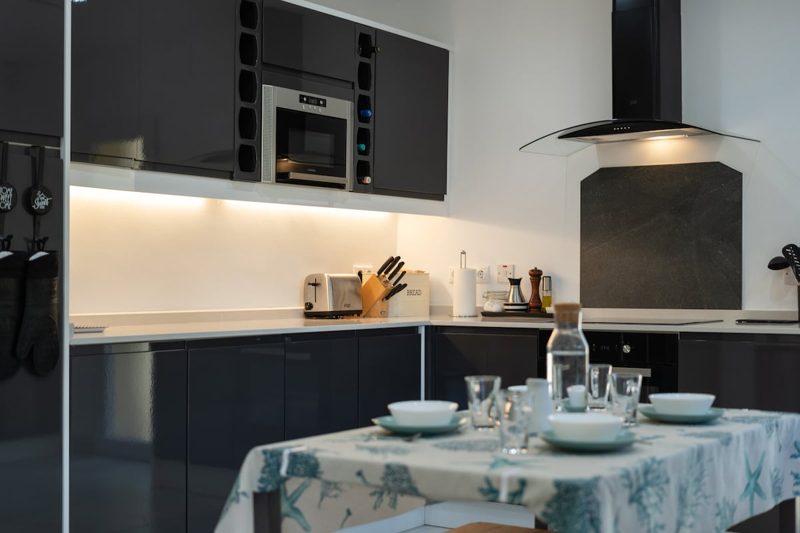 Fully equipped kitchen – Villa Pinyes, Jávea